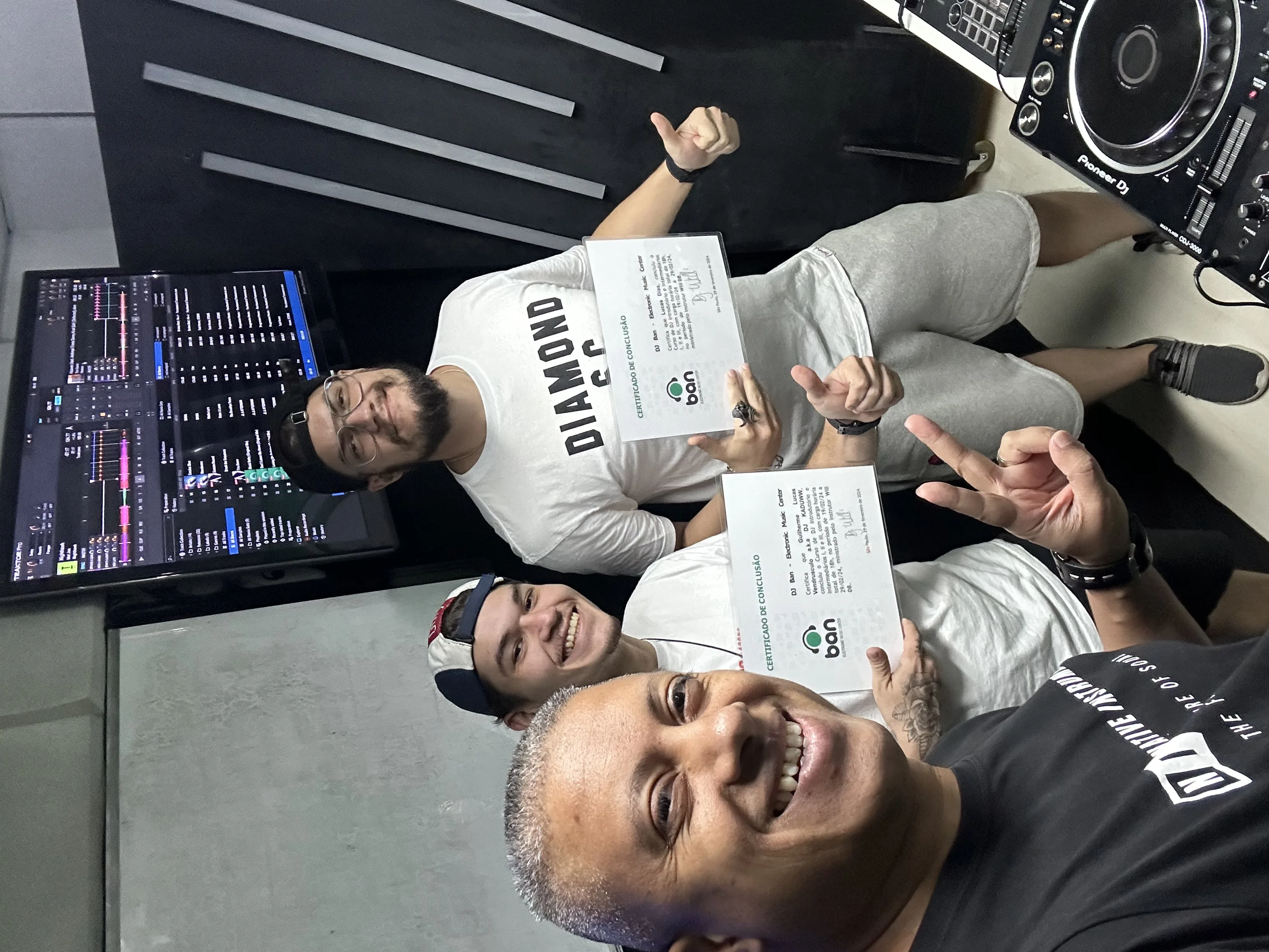 Aluno formado DJ Ban EMC