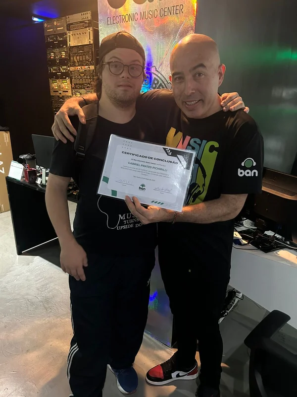 Aluno formado DJ Ban EMC