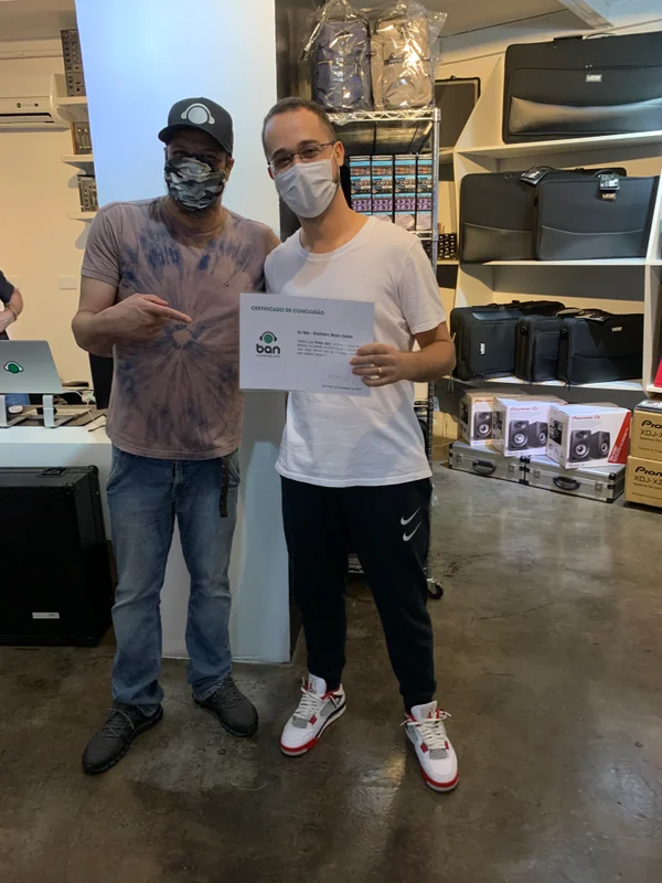 Aluno formado DJ Ban EMC