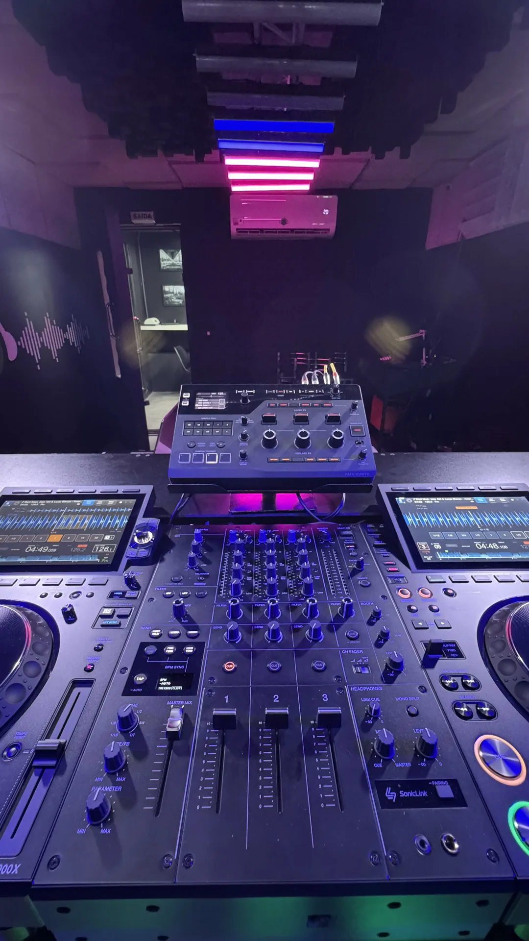 DJM-V5 · Mesa de mixagem AlphaTheta 3 canais · DJ Ban EMC São Paulo