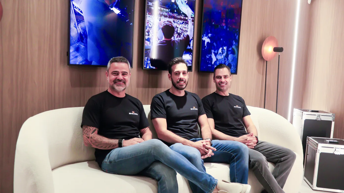 Os três fundadores da Encore, nova agência da nova geração da música eletrônica brasileira, em São Paulo