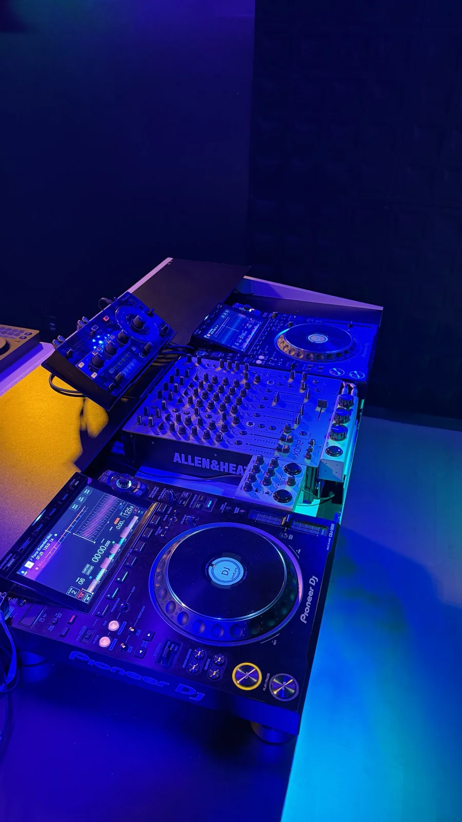 Estúdio 1 DJ Ban EMC São Paulo · AlphaTheta EUPHONIA · Mixer rotativo profissional