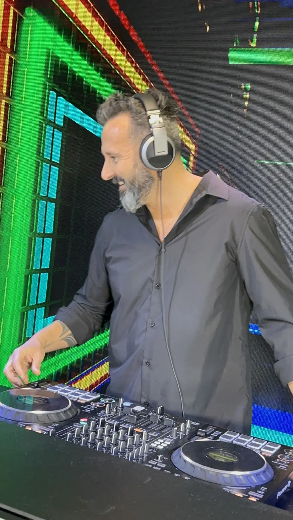 Estúdio profissional da DJ Ban EMC com CDJ-3000X e DJM-A9