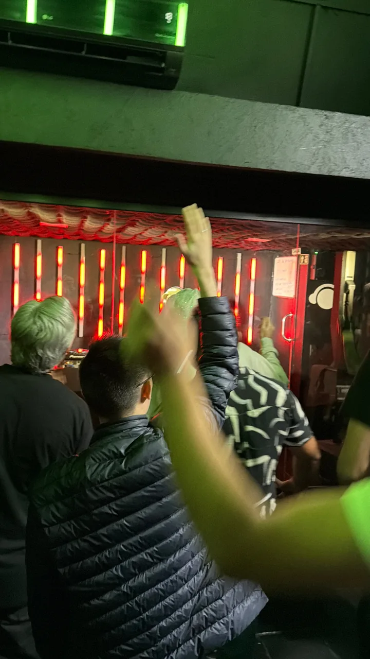 Studio 7 + Lounge · entrance to the party and event space · DJ Ban EMC São Paulo
