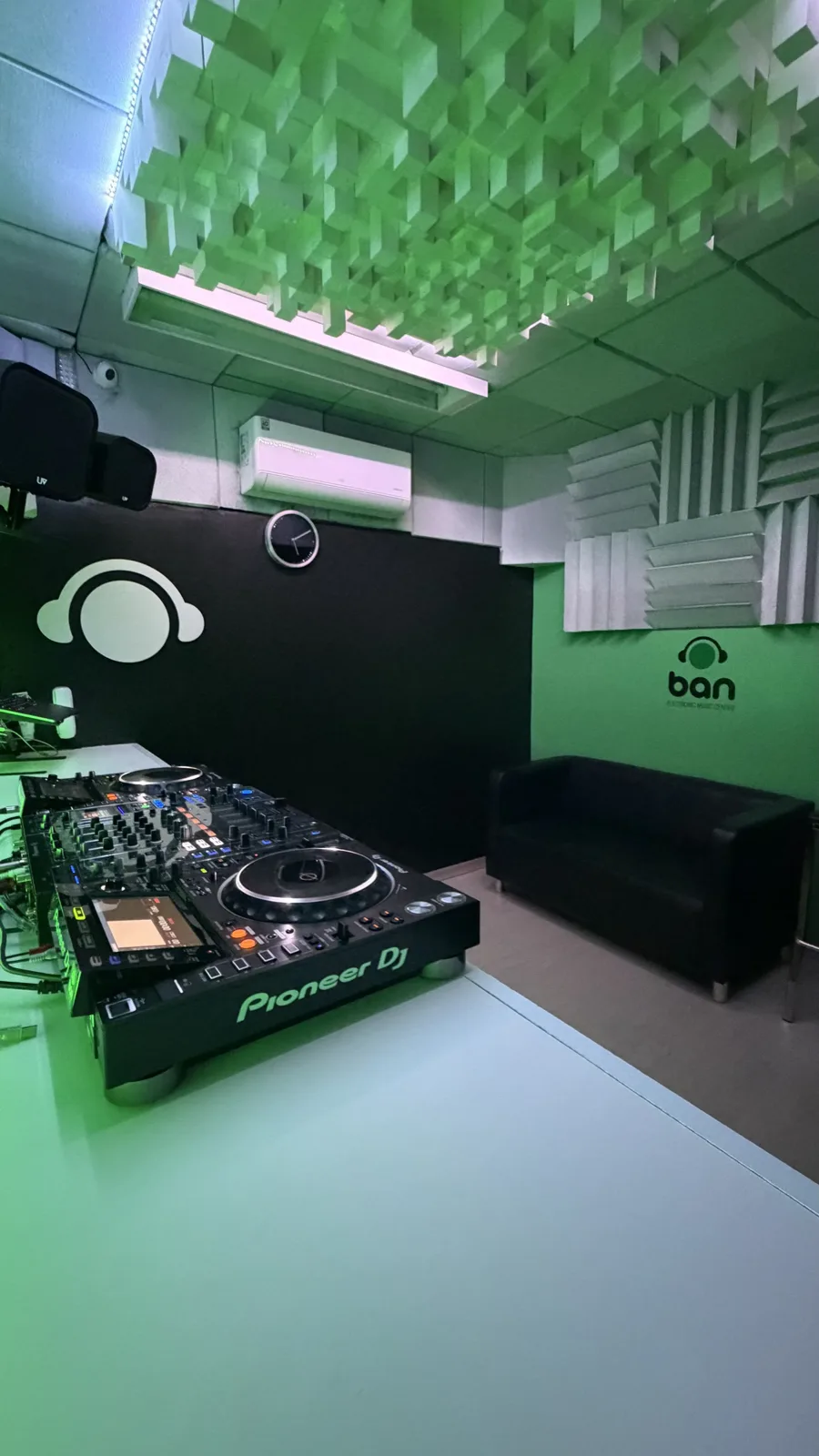 Estúdio 4 · Setup completo · DJ Ban EMC São Paulo