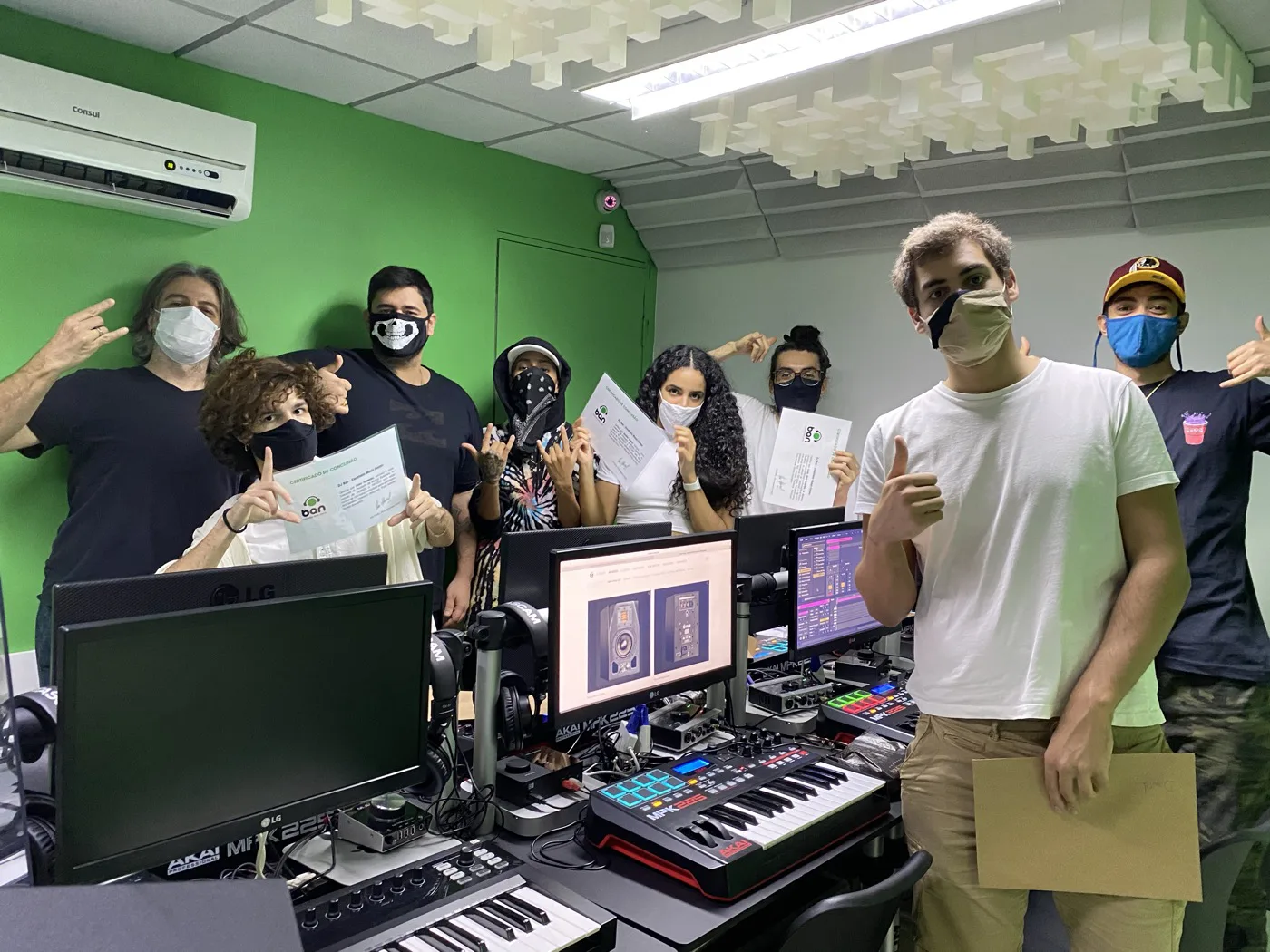 Aluno formado na Formação em Produção Musical DJ Ban EMC