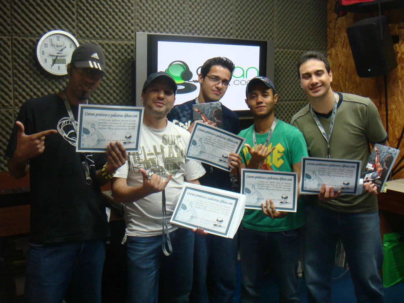 Turma formada · certificados · DJ Ban EMC
