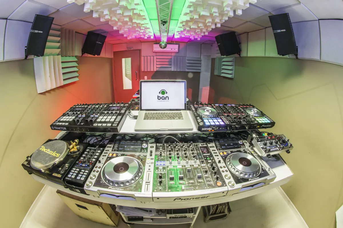 Estúdio 1 de DJ · DJ Ban EMC · 2015