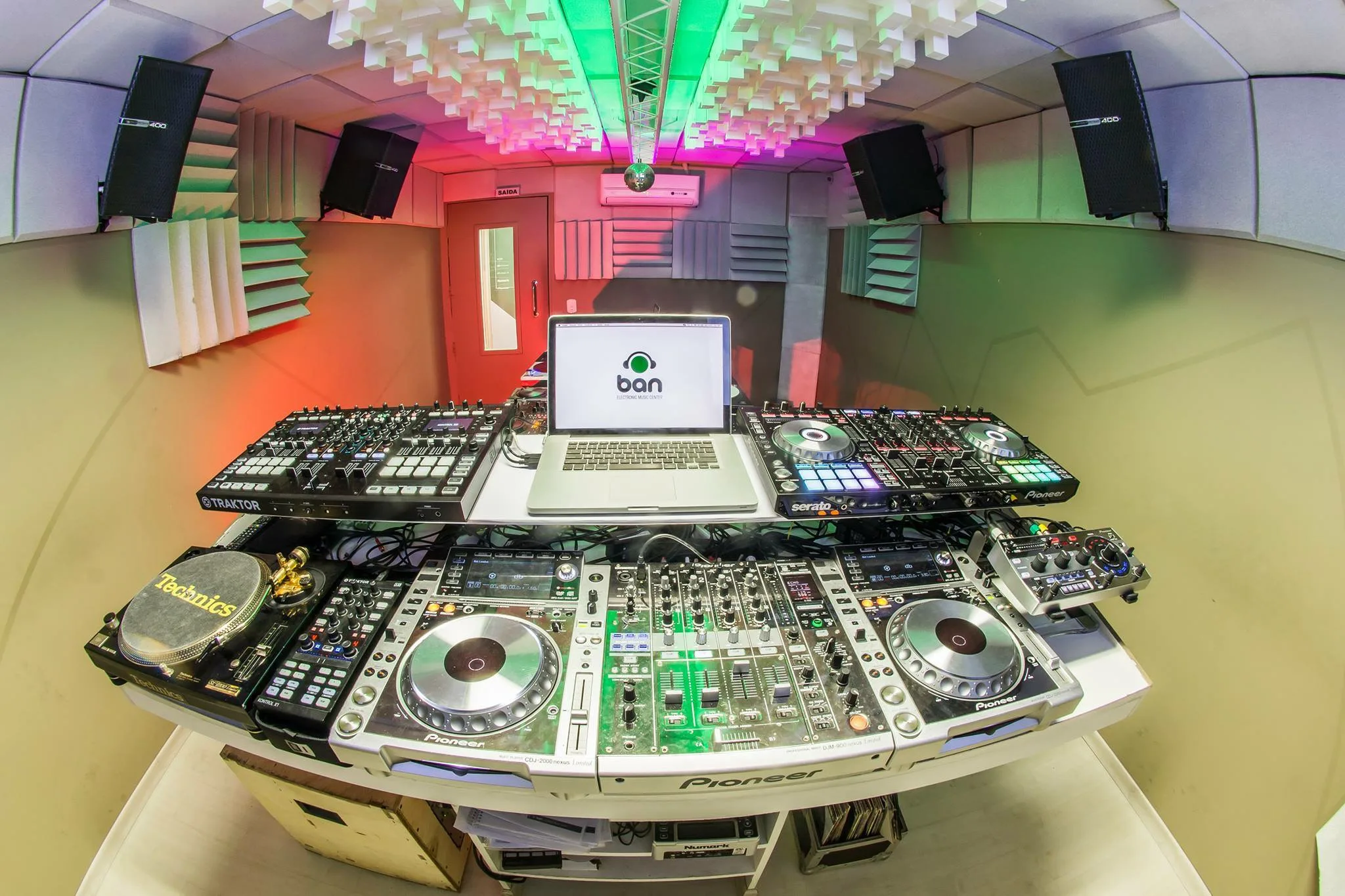 História DJ Ban EMC