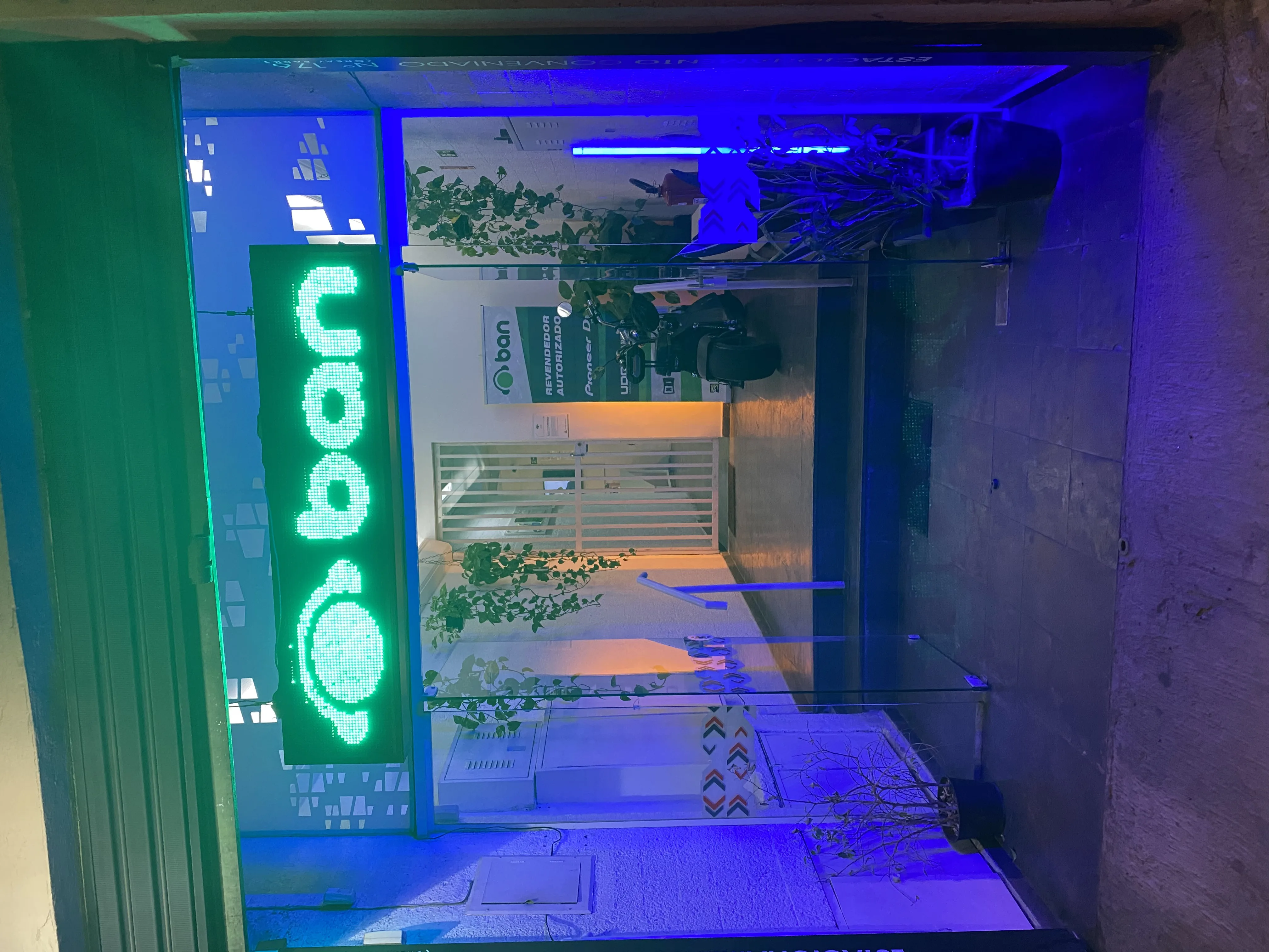 História DJ Ban EMC