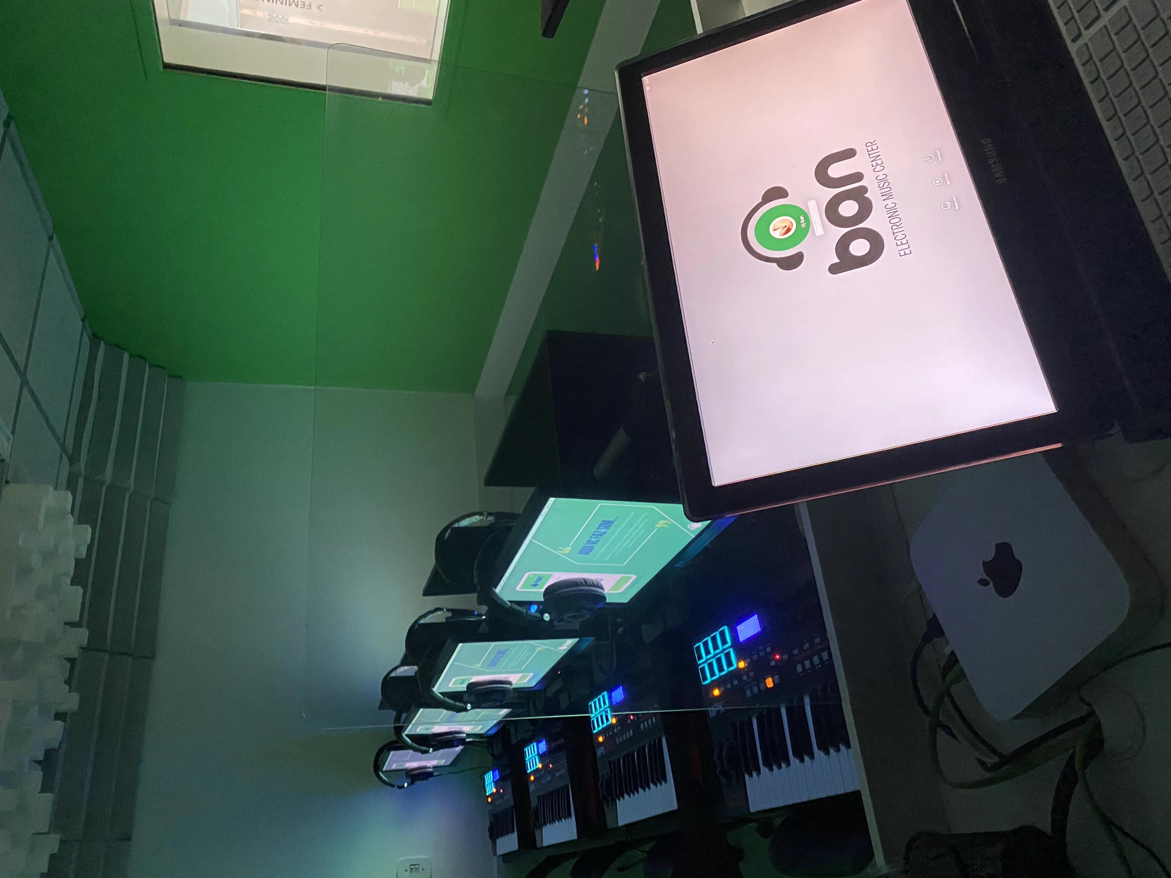 História DJ Ban EMC