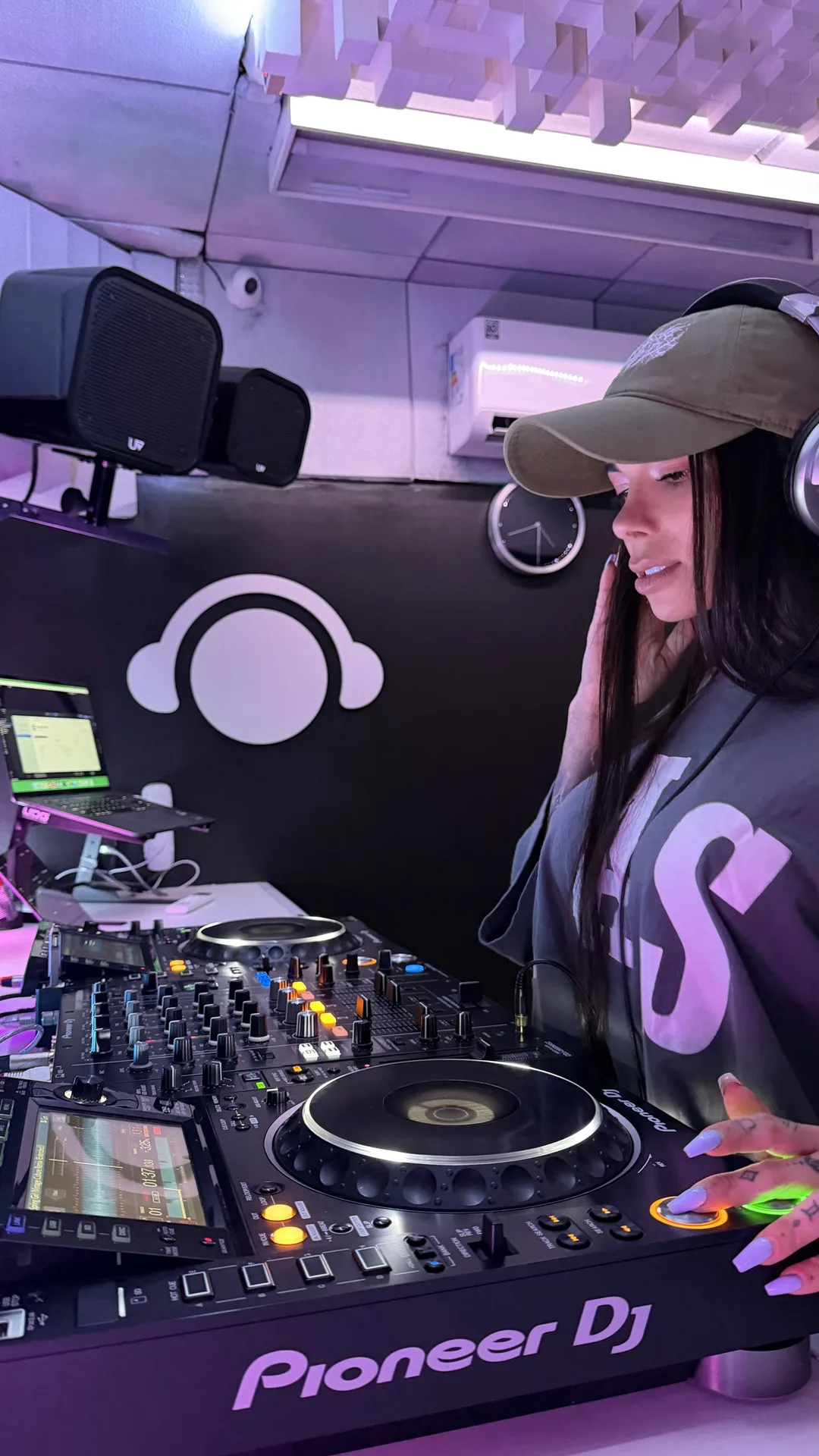 Studio 4 · CDJ-3000X · student · DJ Ban EMC