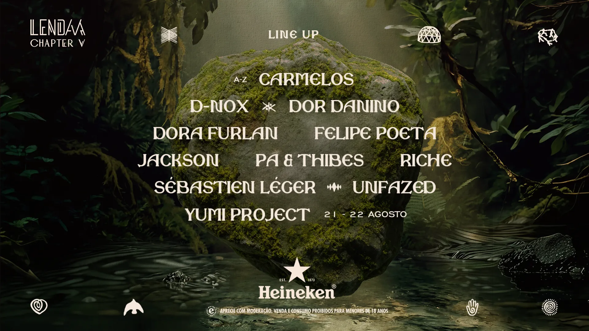 Cartaz oficial do LENDAA Chapter V com o line-up sobre uma pedra coberta de musgo na Mata Atlântica
